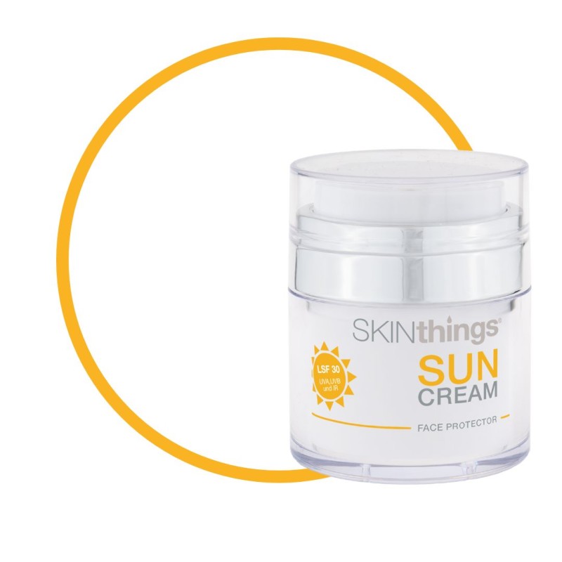 https://www.skinthings.de/media/image/bd/bb/ec/Packshot_mit_Kreis_fu-r_Einkaufswelt_SUN_CREAM.jpg